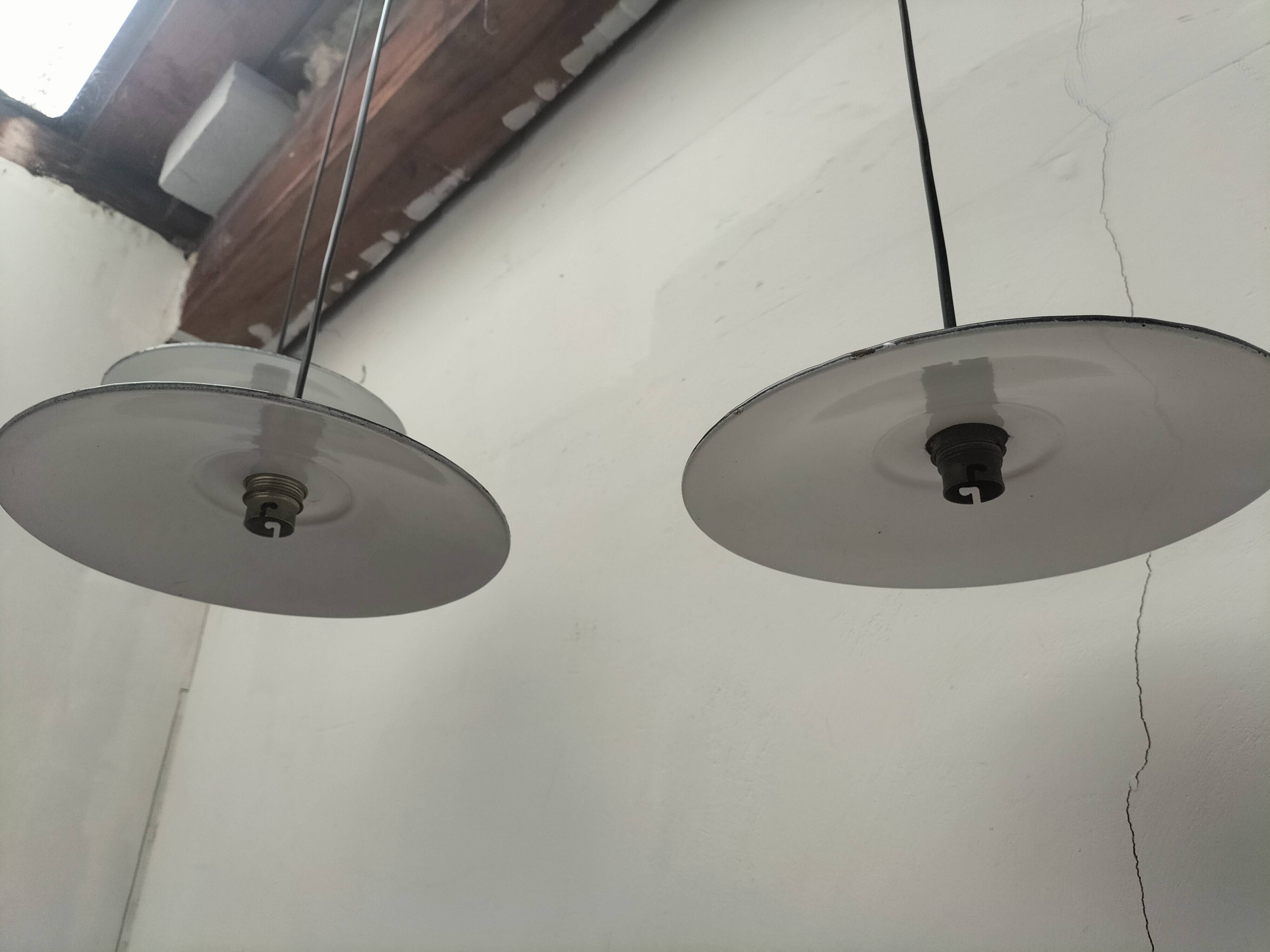 Suspensions tôle émaillée