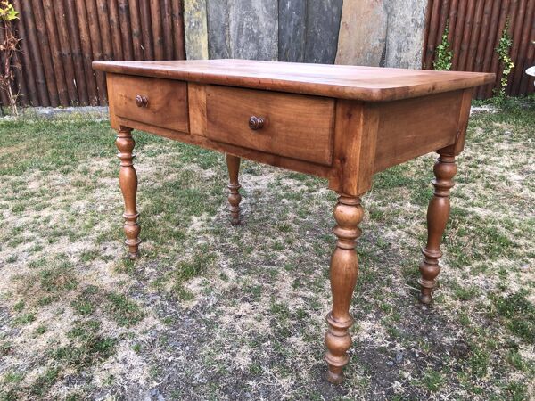 Table bureau ancienne en cerisier de style Louis Philippe à 2 tiroirs et 1 tirette.