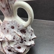 Vase pichet en céramique écume de mer, Vallauris, attribué à JAK