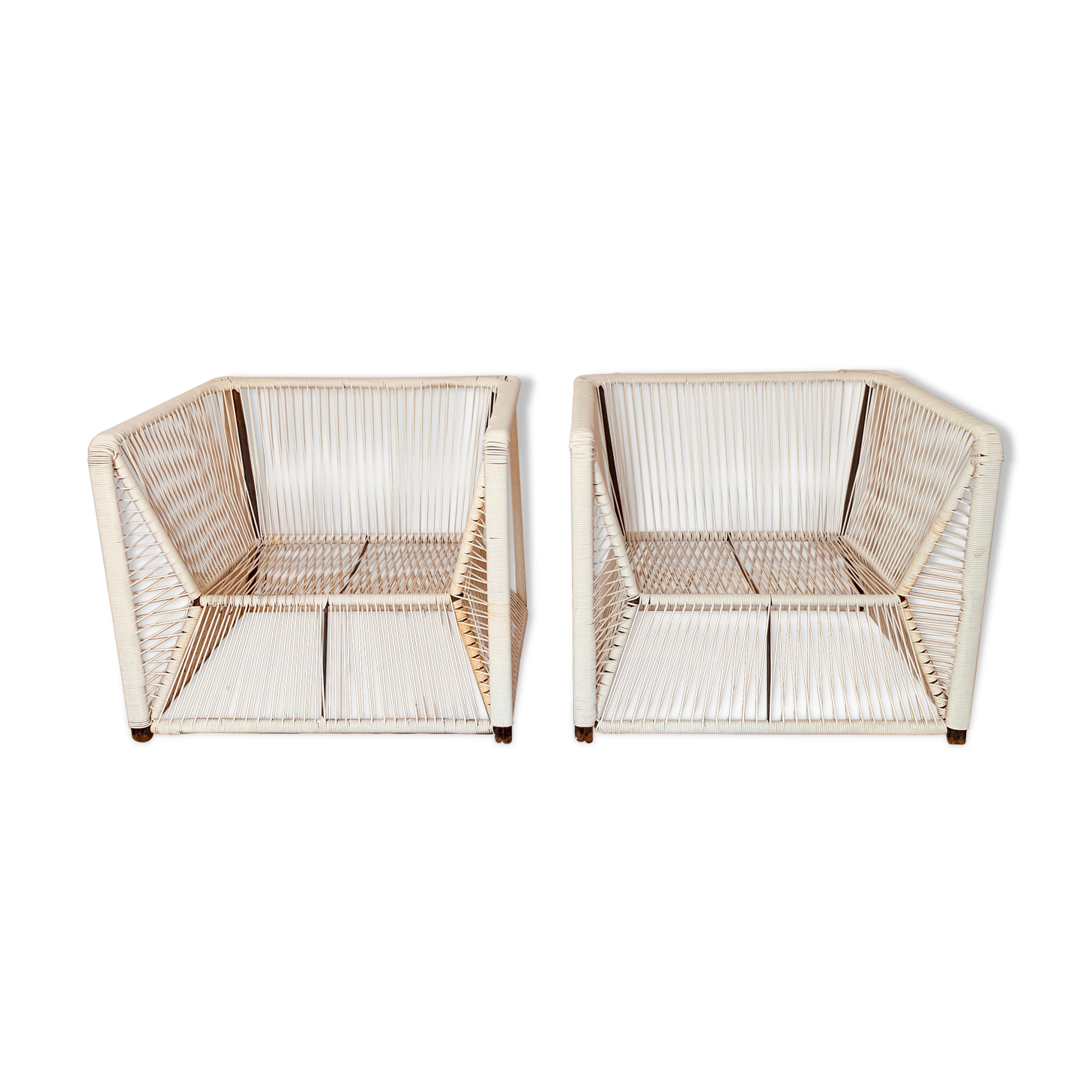 2 garden armchairs in white scoubidou