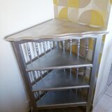 Corner shelf
