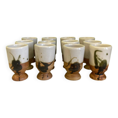 Poterie de la Colombe 12 tasses en grès émaillé par Madeleine Brault