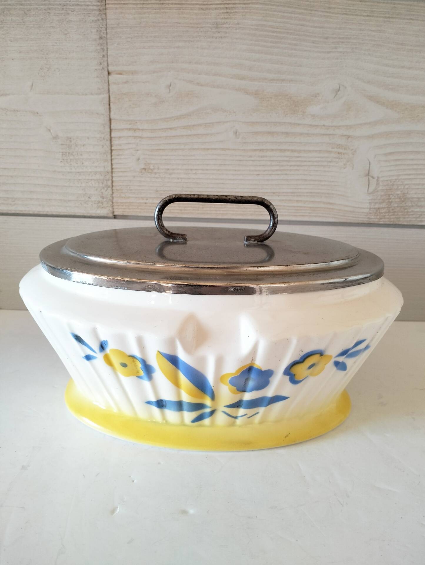 Ceramic bonbonnière