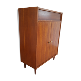 Shoe cabinet