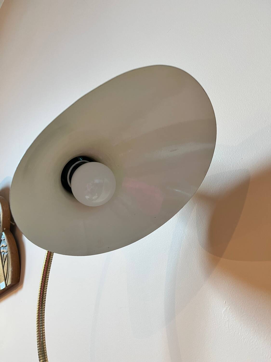 Desk lamp