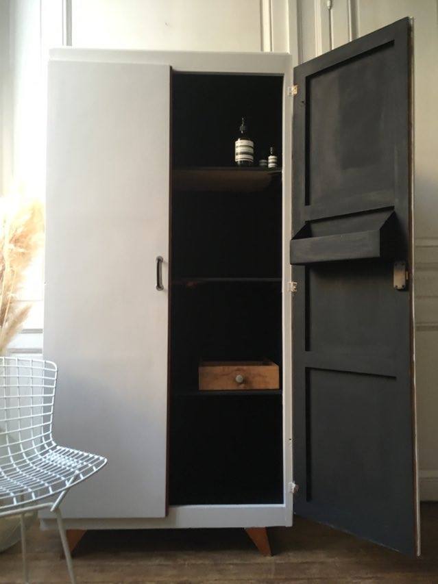 Vintage wardrobe 60'feet compass