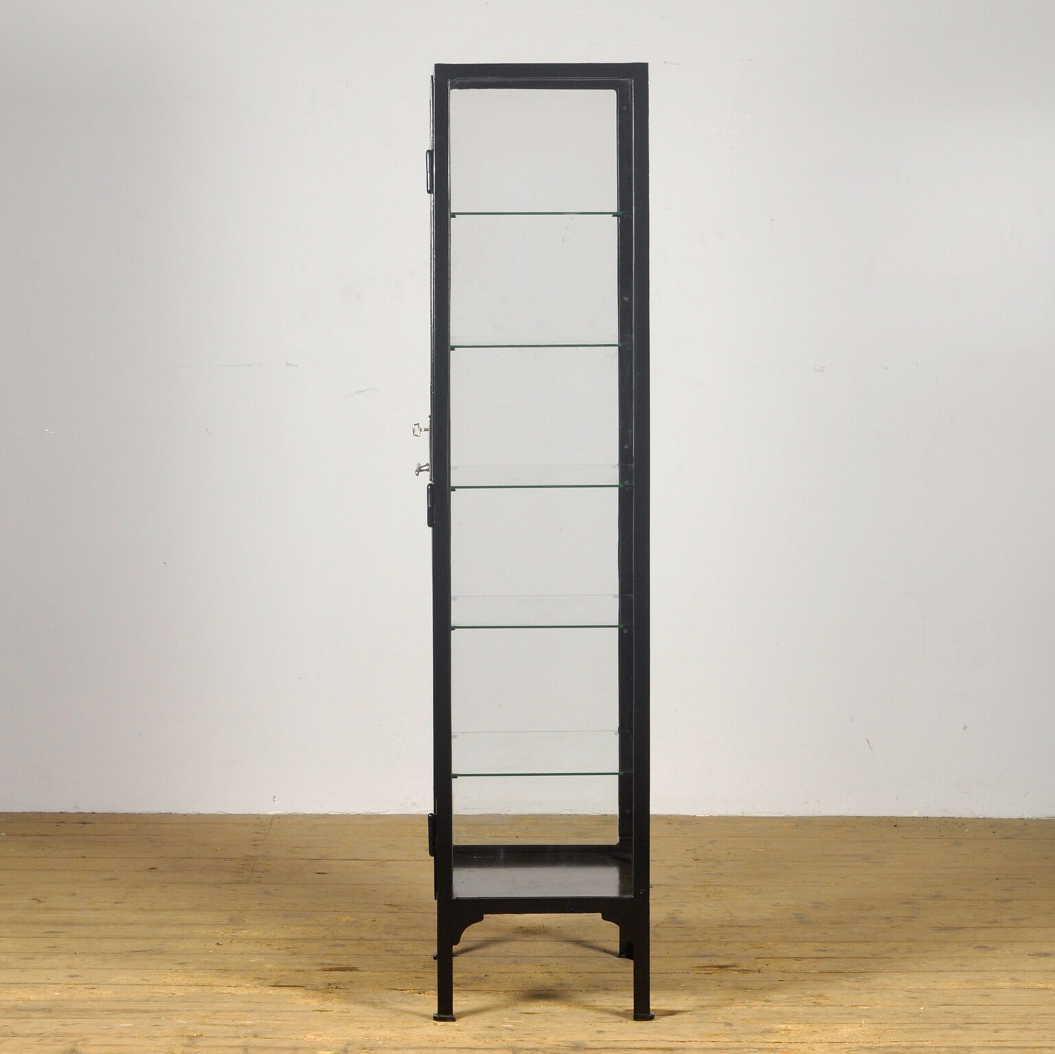 Vitrine médicale en fer et verre années 1930