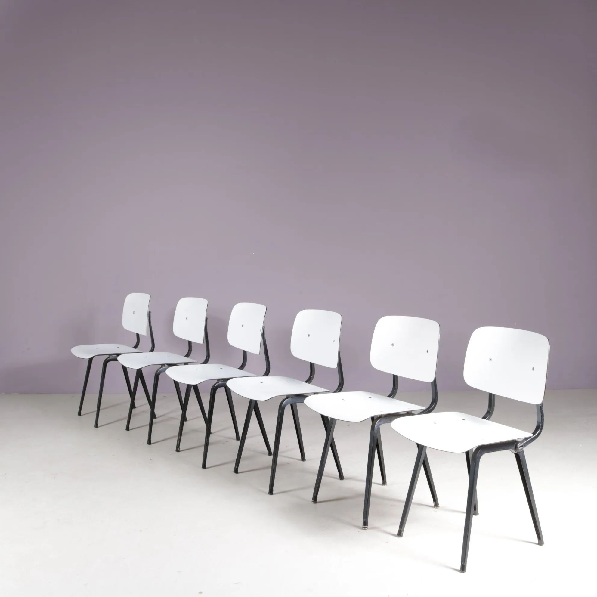 1950s Result chair black/white Friso Kramer Ahrend-De Cirkel