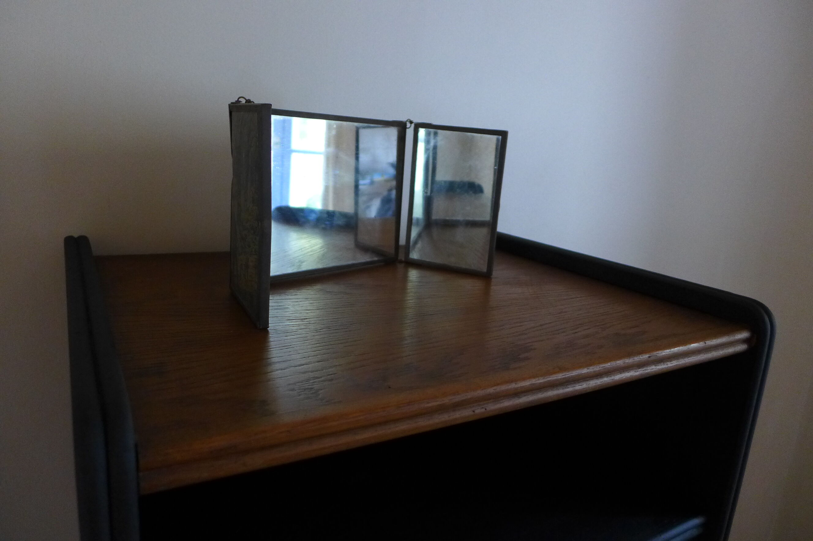 Chest of drawers in black and toile de Jouy