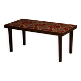Table d'appoint basse en placage de bois avec plateau en céramique à fleurs colorées, années 1970