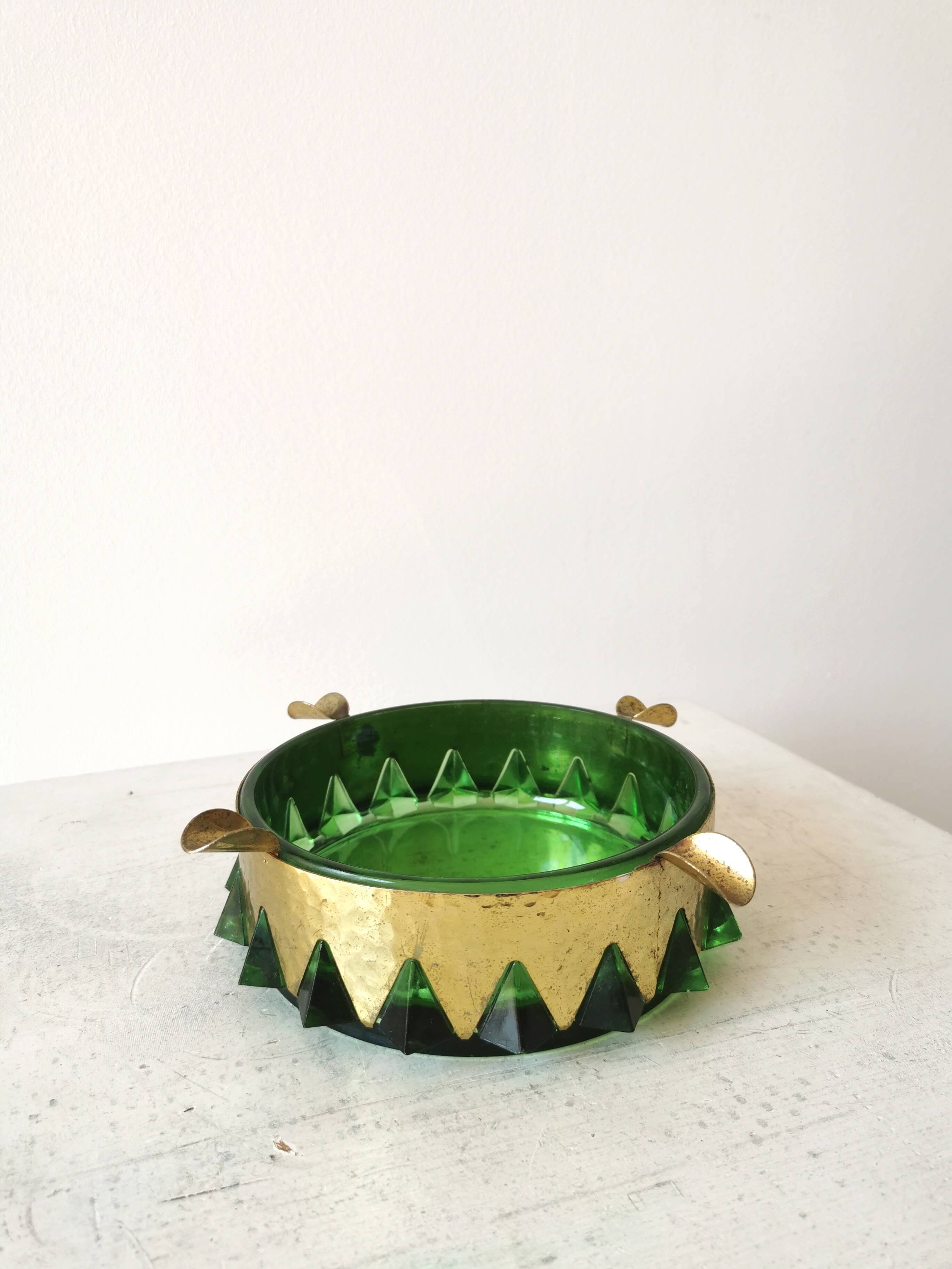 Cendrier en cristal vert et or vintage / Cendrier rond en verre de style mid-century modern