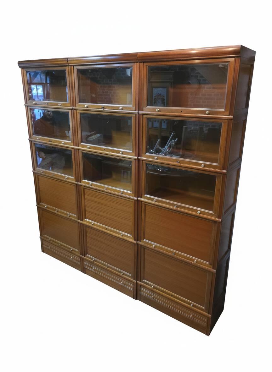 Modular vintage MD bookshelf in mahogany