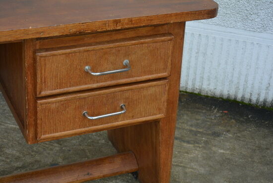 Child administrative desk