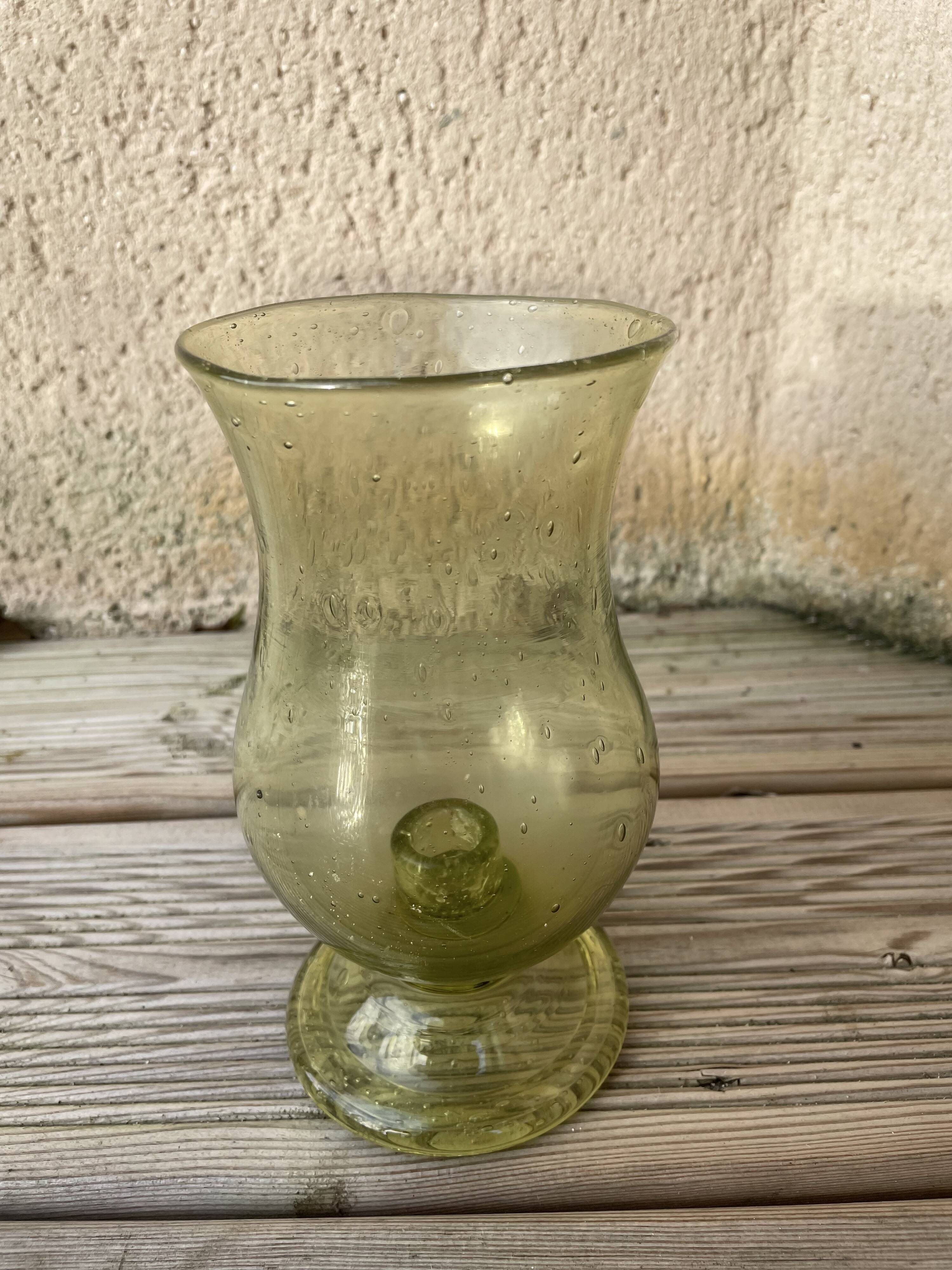 Set of 18 decorative items