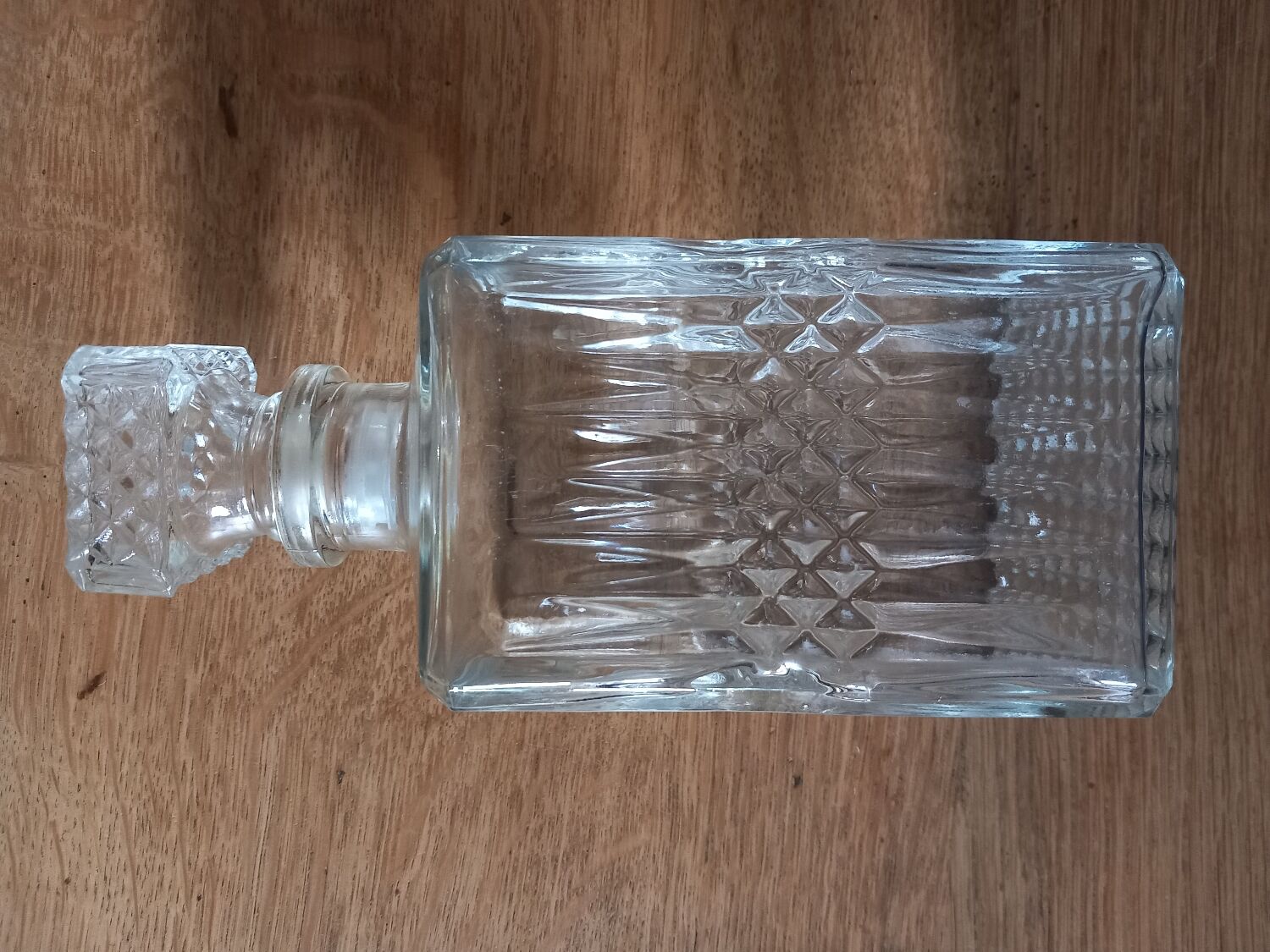 1 set of 2 whisky decanters
