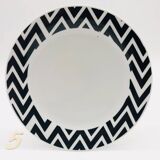 6 Porcelain dessert plates. Monochrome.