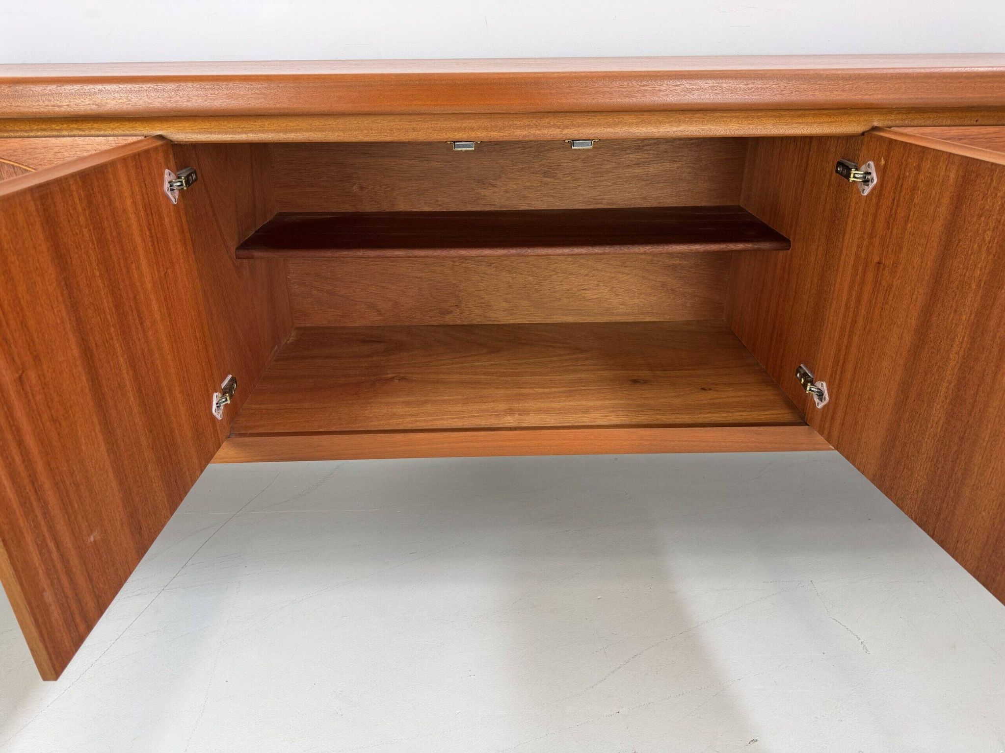 Buffet vintage Nathan Circle.
