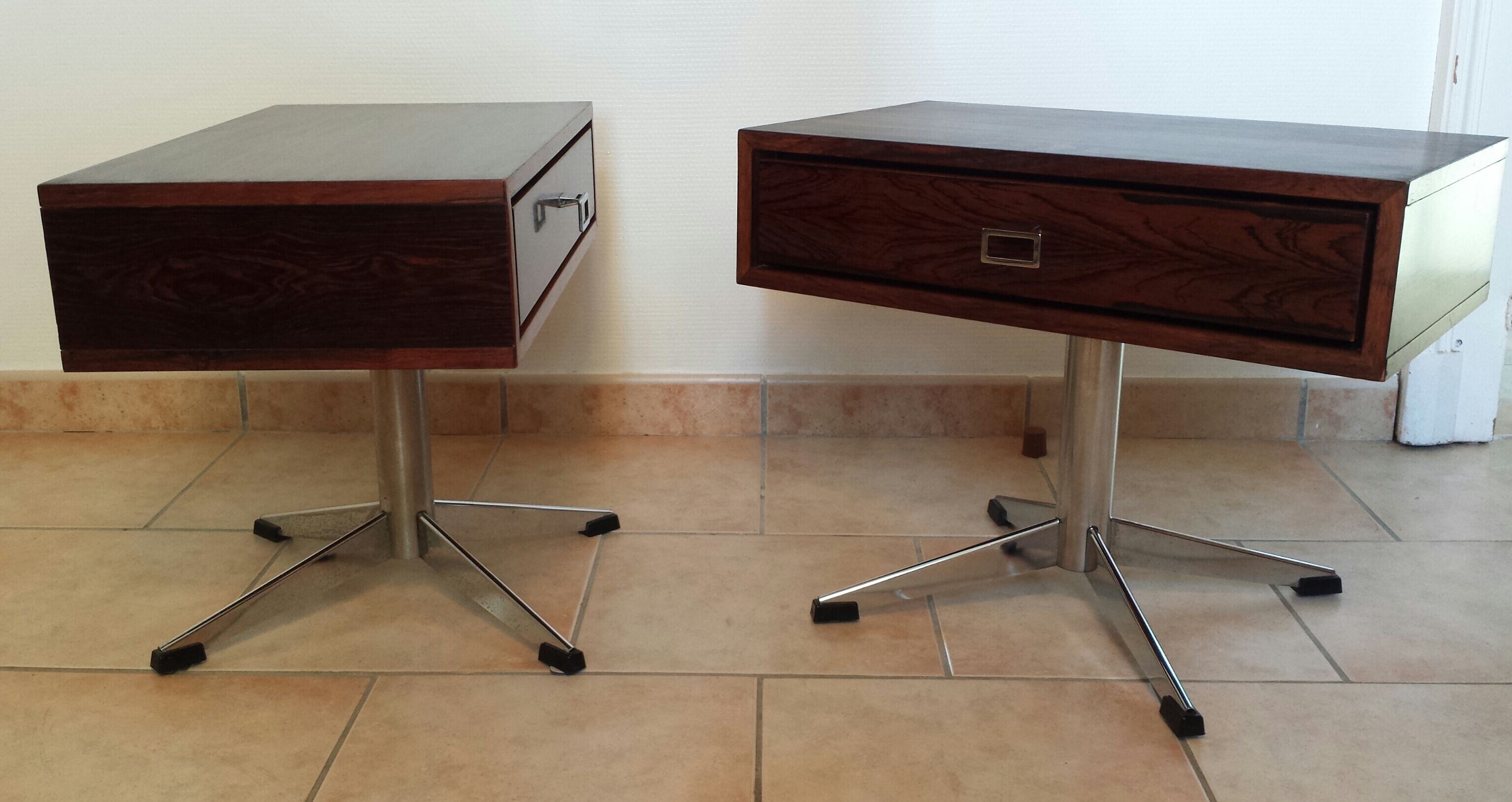 Paire de chevets en palissandre