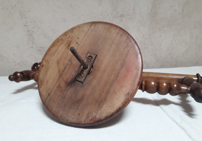 Walnut bed sky suspension late nineteenth °