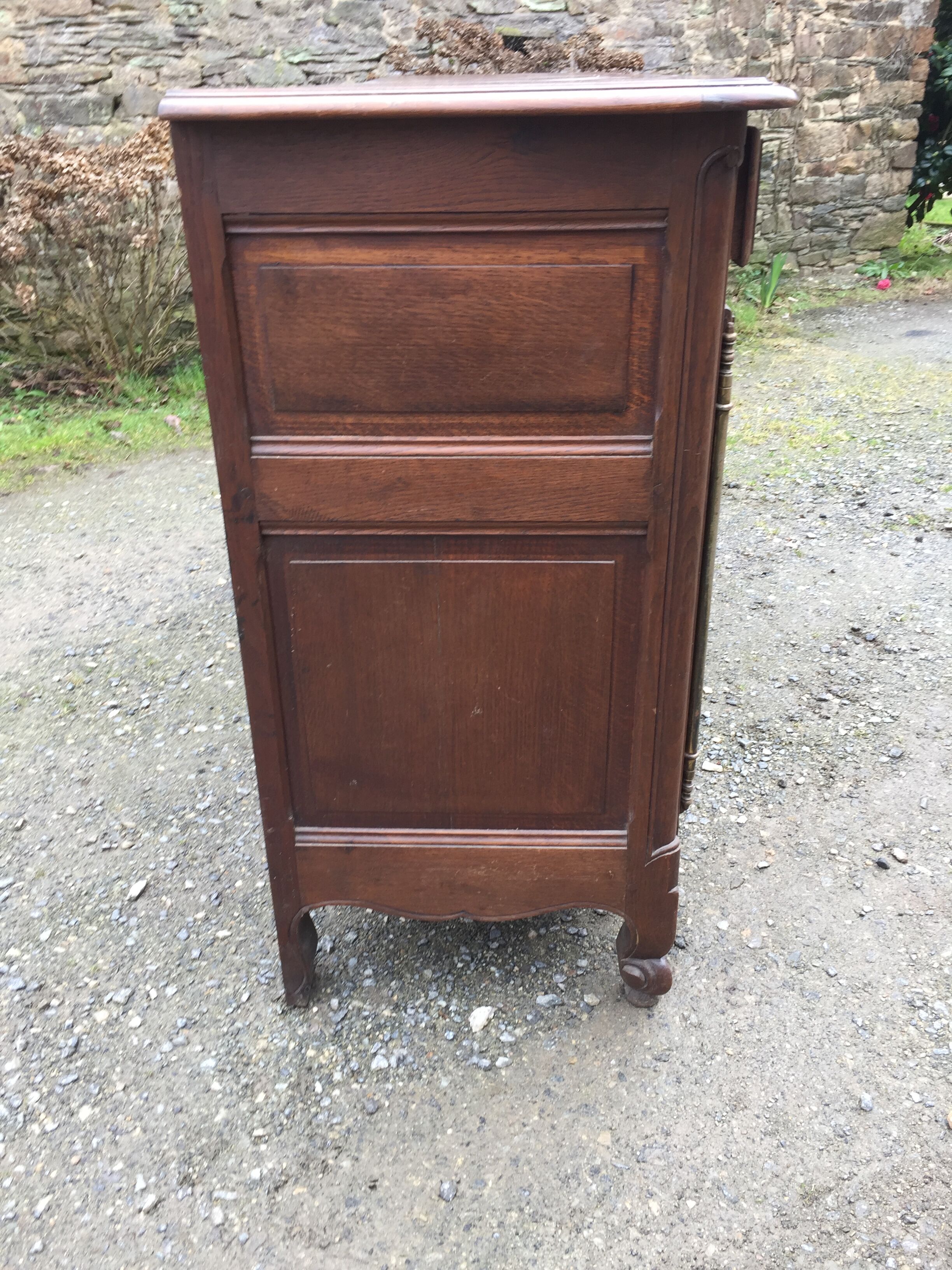 Louis XV sideboard in solid oak carved with 3 doors and 3 drawers