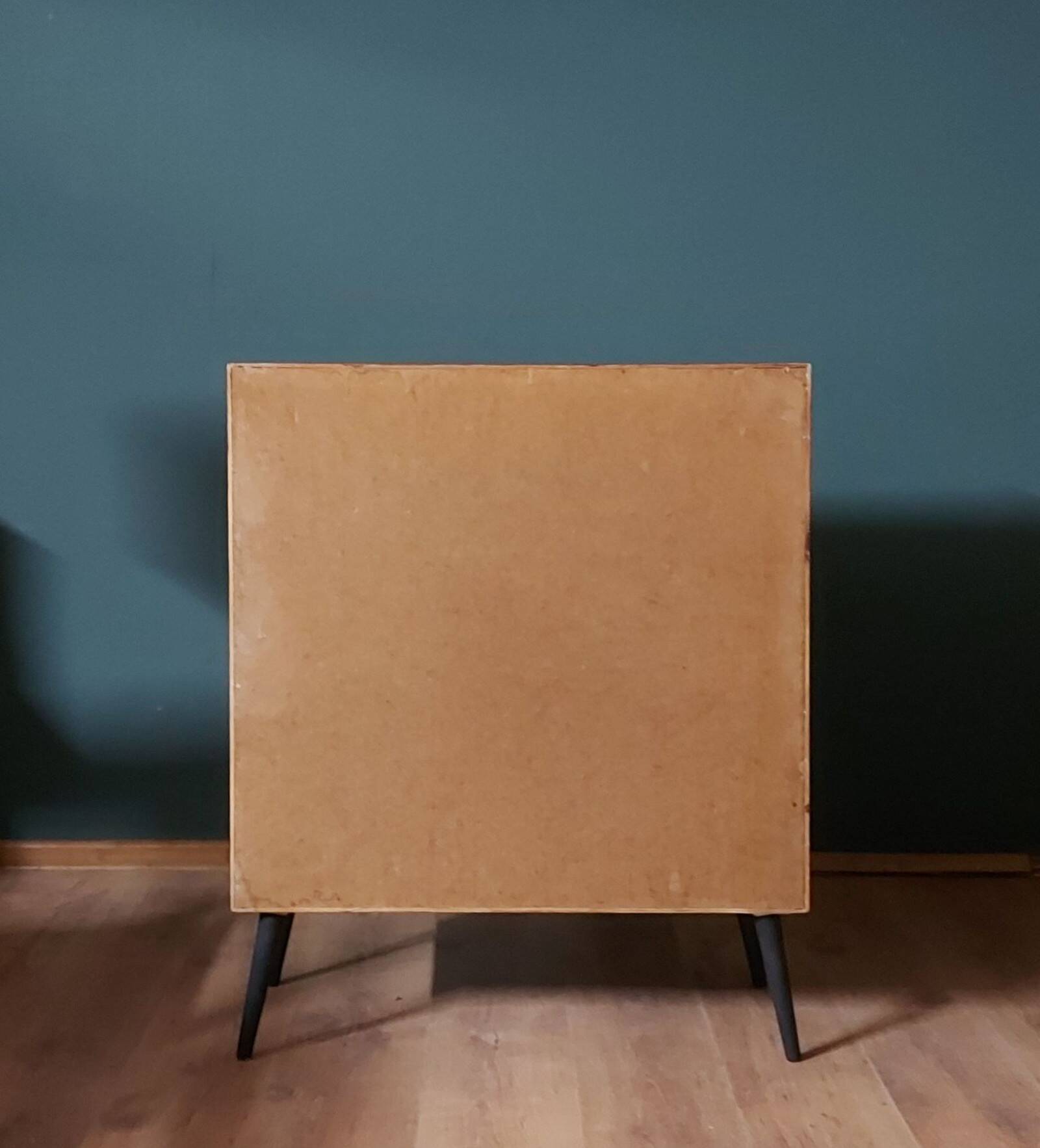 Meuble sur pieds inclinés, Suède, années 1960