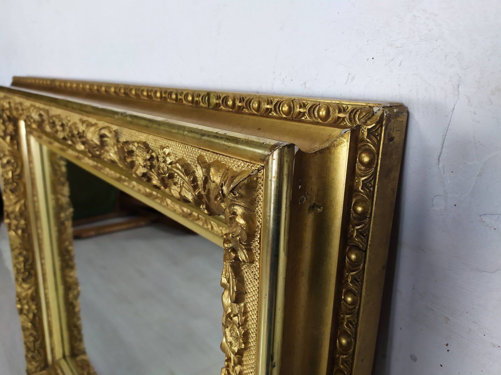 Miroir avec cadre doré