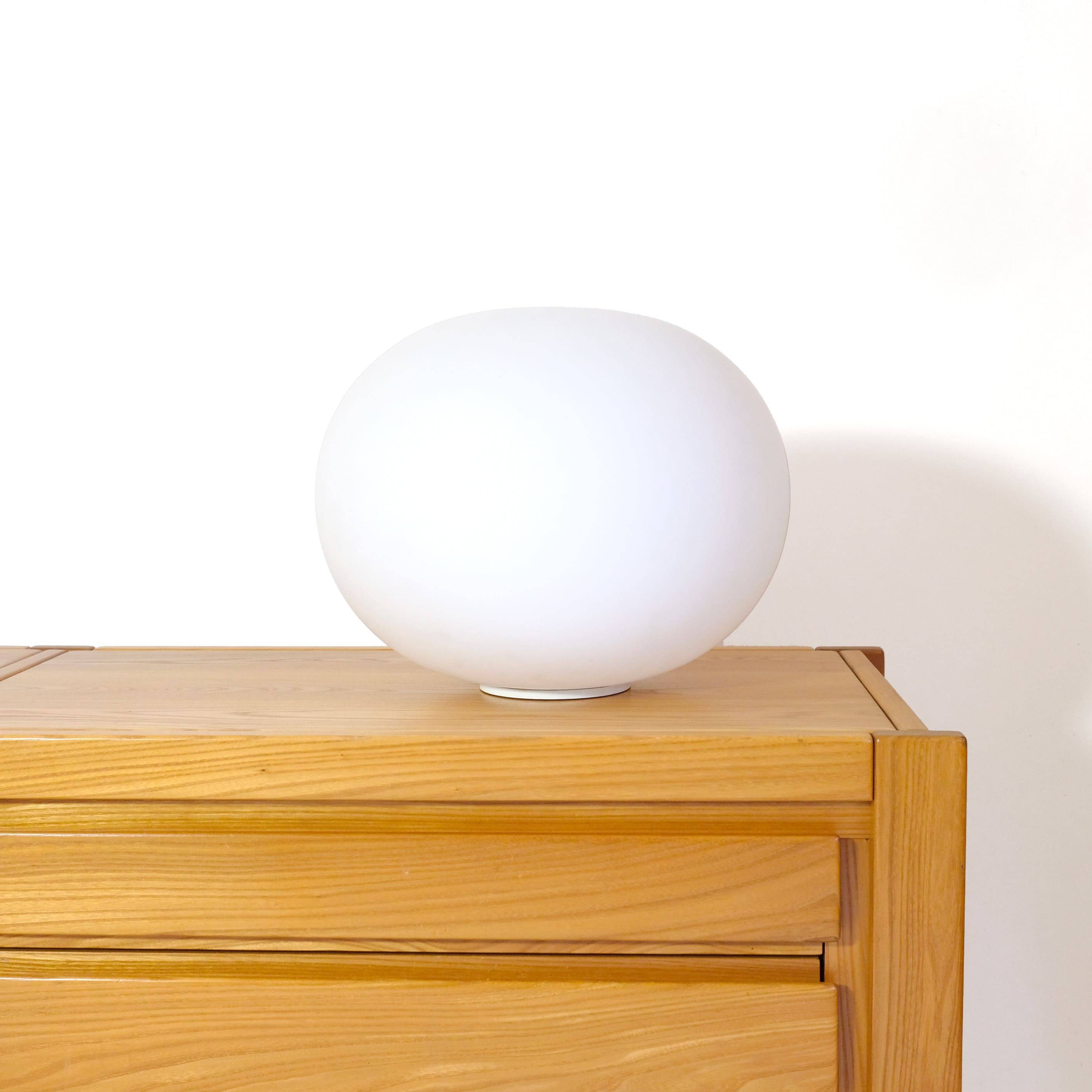Jasper Morrison, Glo-Ball lamp, Flos, 1998.