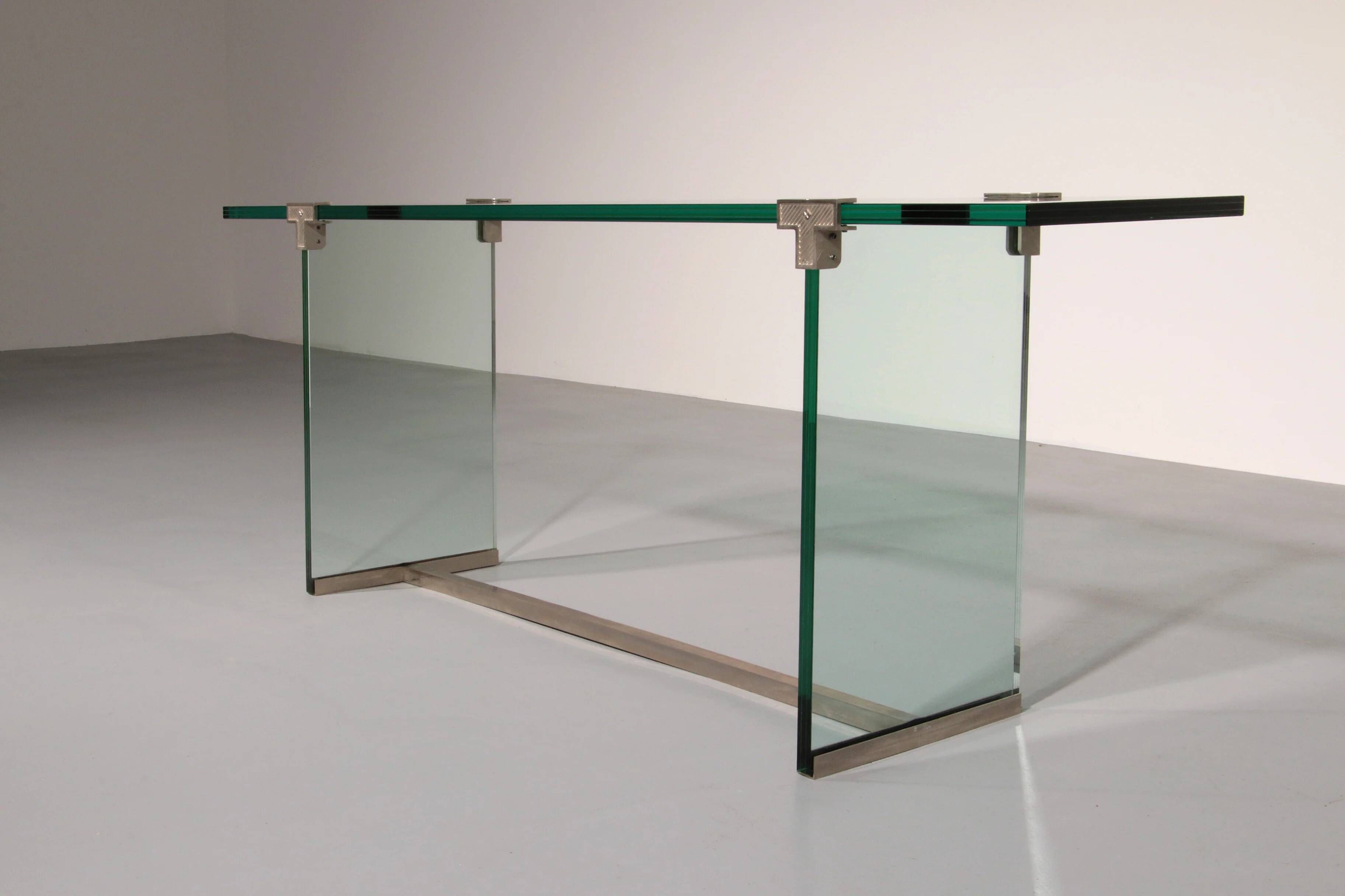 Table d'appoint Modèle T30 par Peter Ghyczy - design des années 1970 (2 mètres de long)