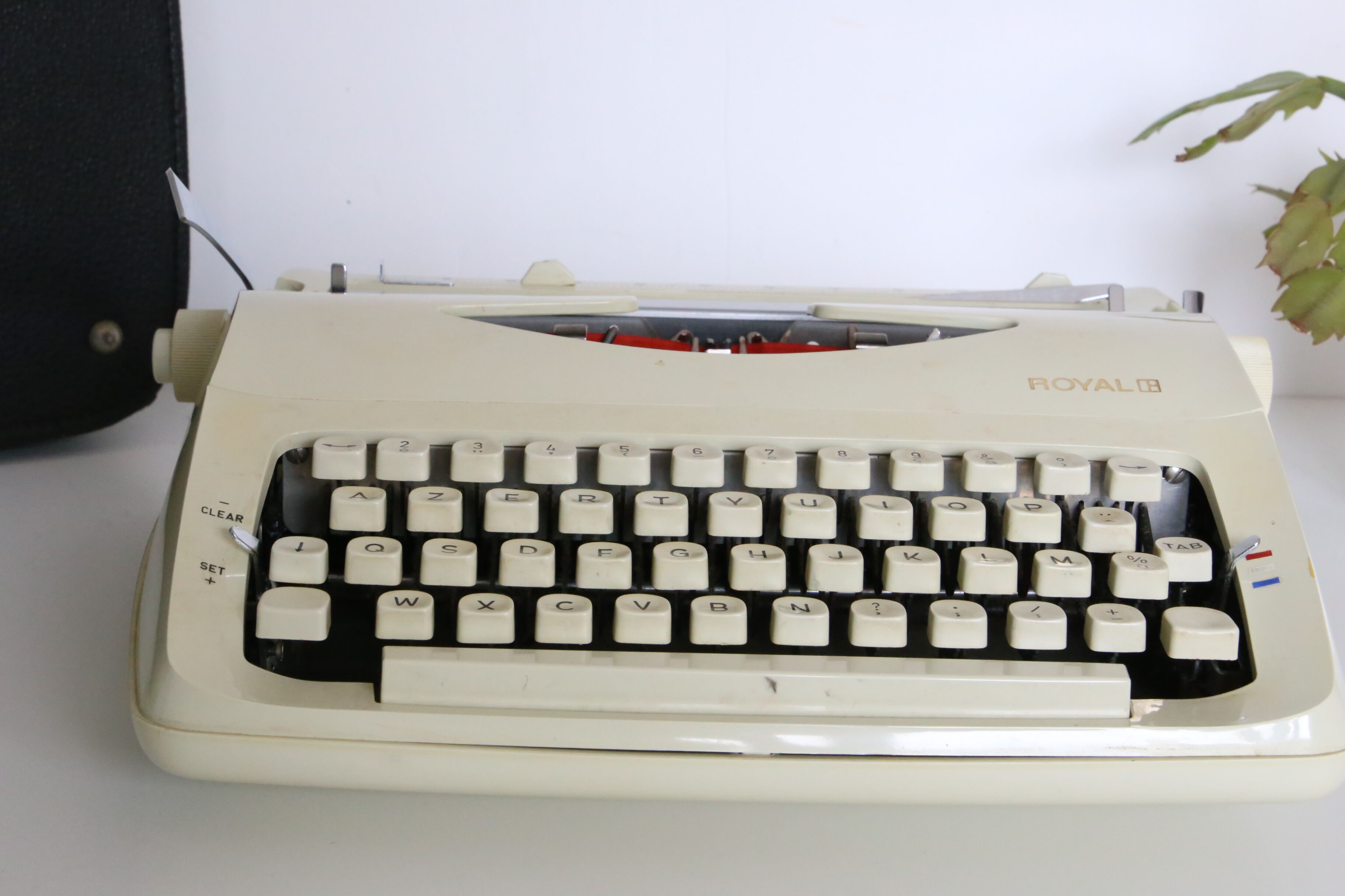 Royal 1000 portable typewriter