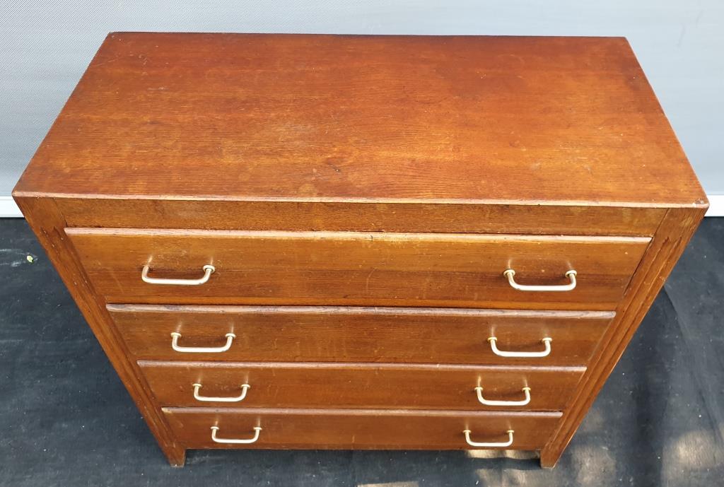 Dresser 1960
