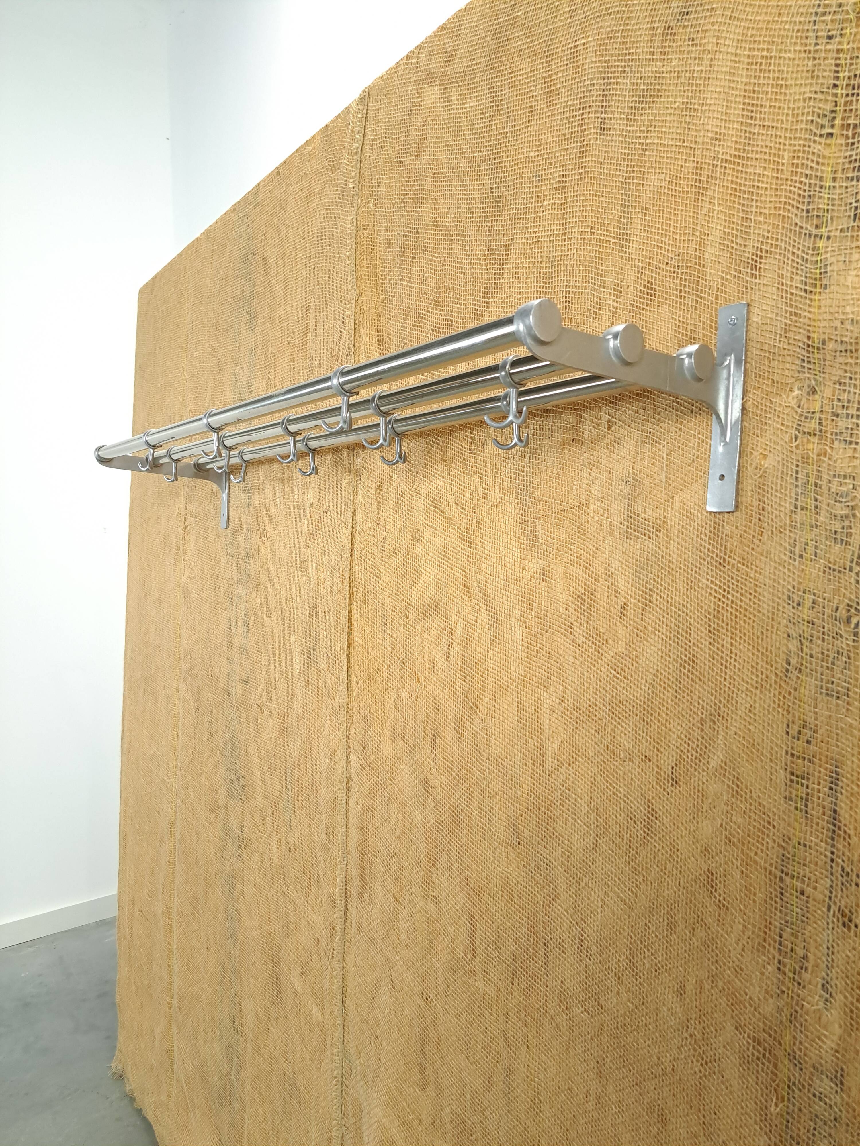 Grand porte-manteau en forme de train, provenant de Suède, n° 9