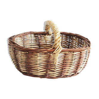 Small wicker basket