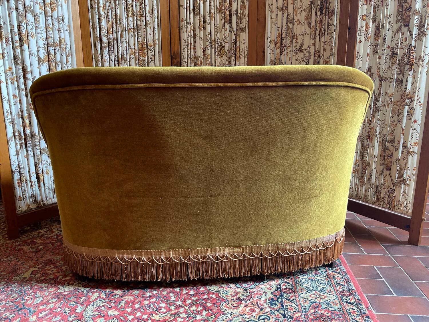 Vintage toad sofa