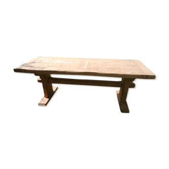 Raw oak farm table