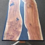 Table basse en bois et résine noire