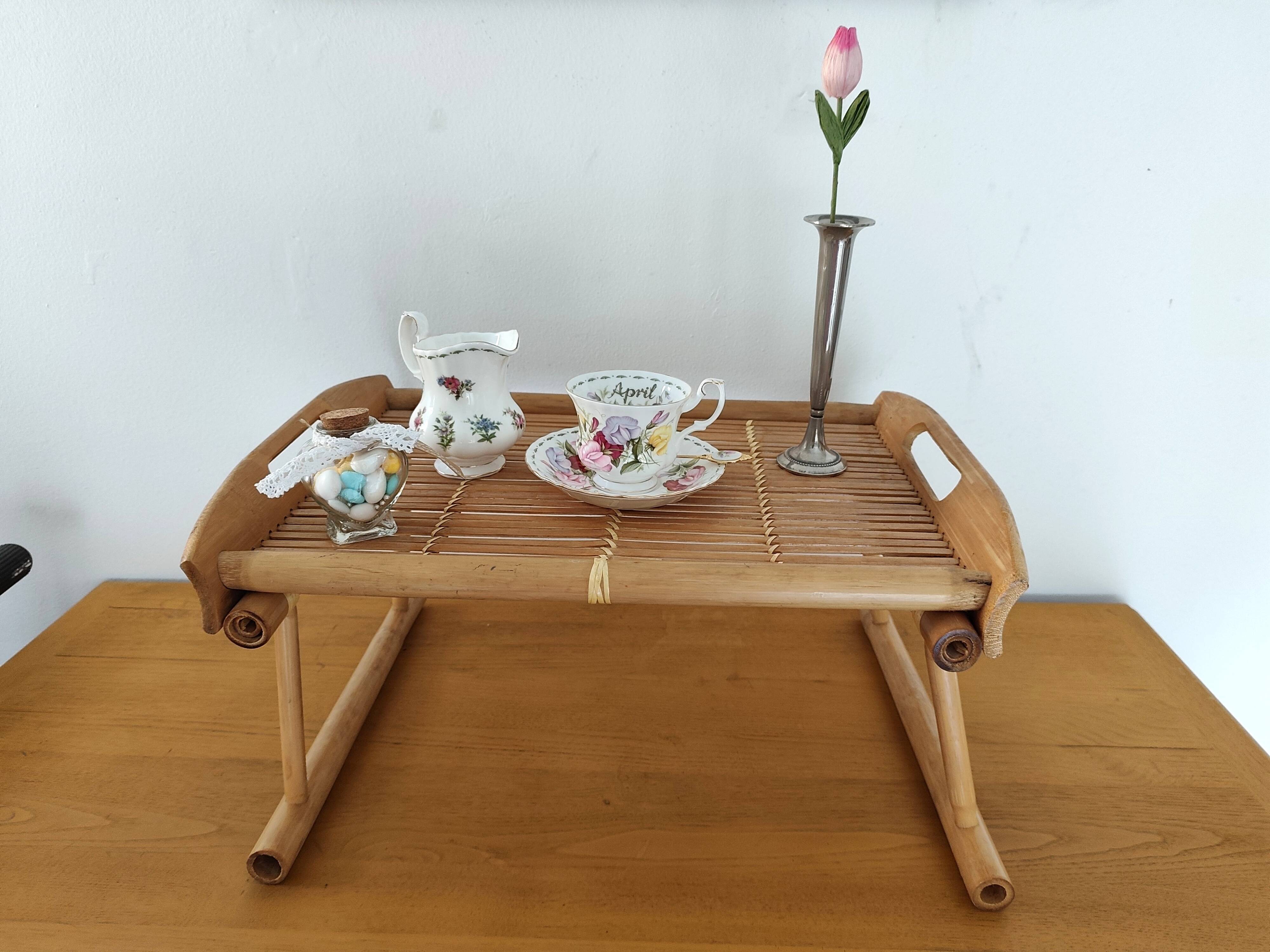 Folding bed tray