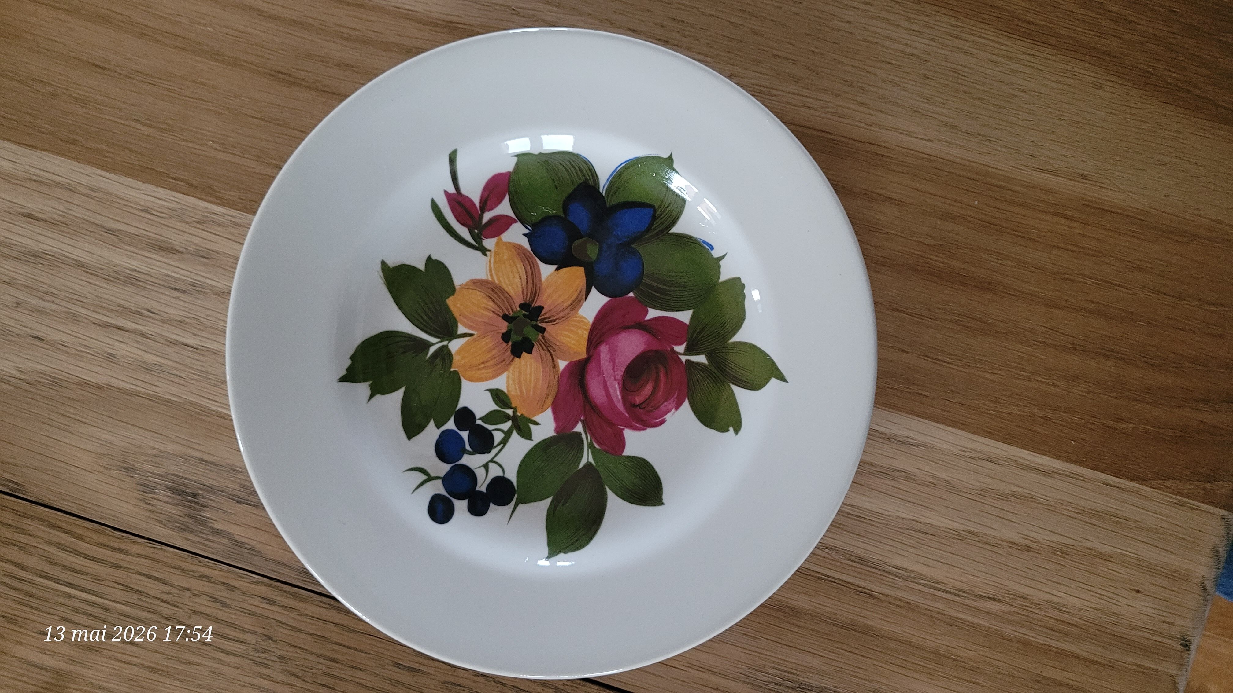 6 vintage deep plates, floral pattern