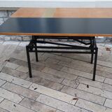 Table goes up and down