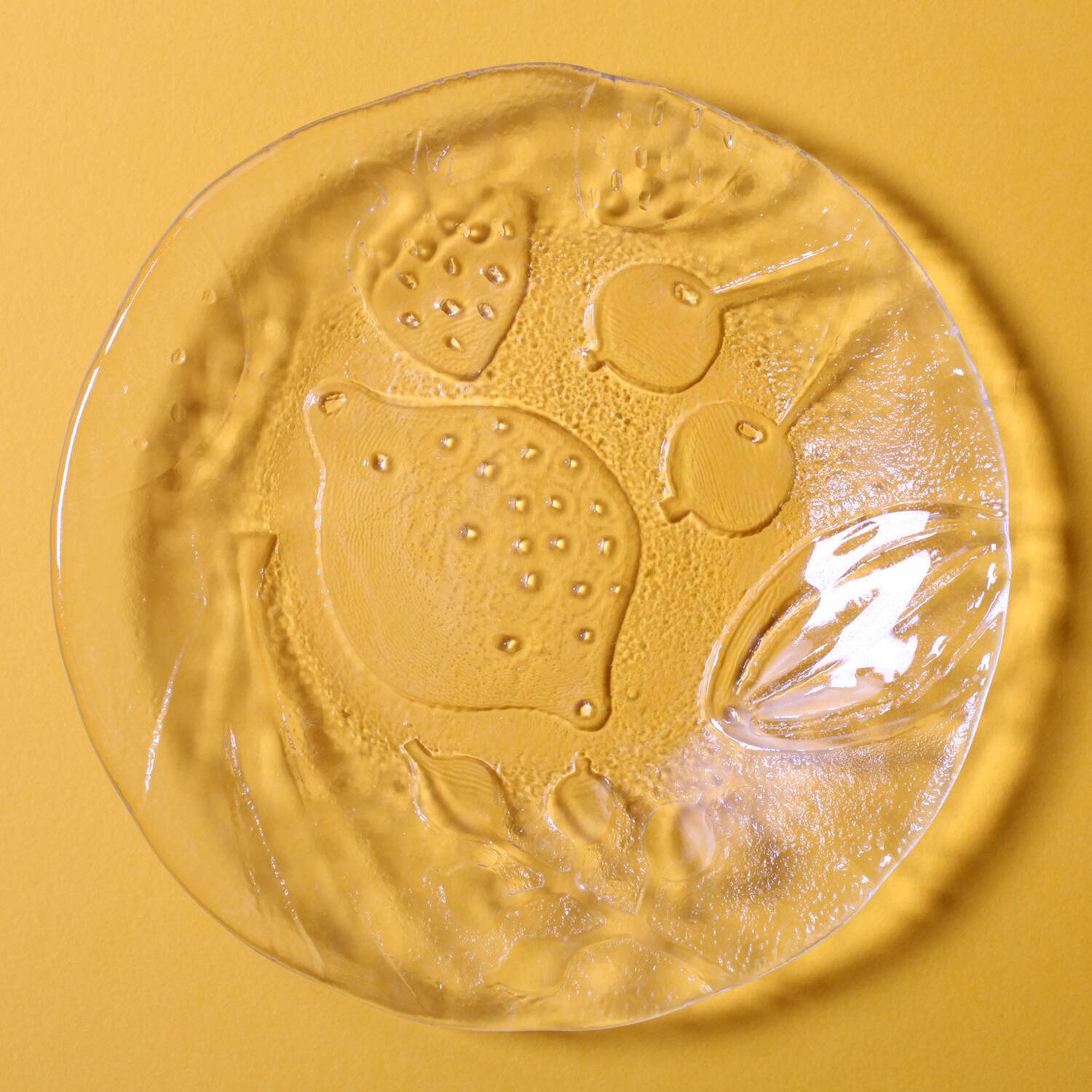 Set of 4 Kosta Boda Tropic Glass Dessert Plates, Scandinavian Fruit Design