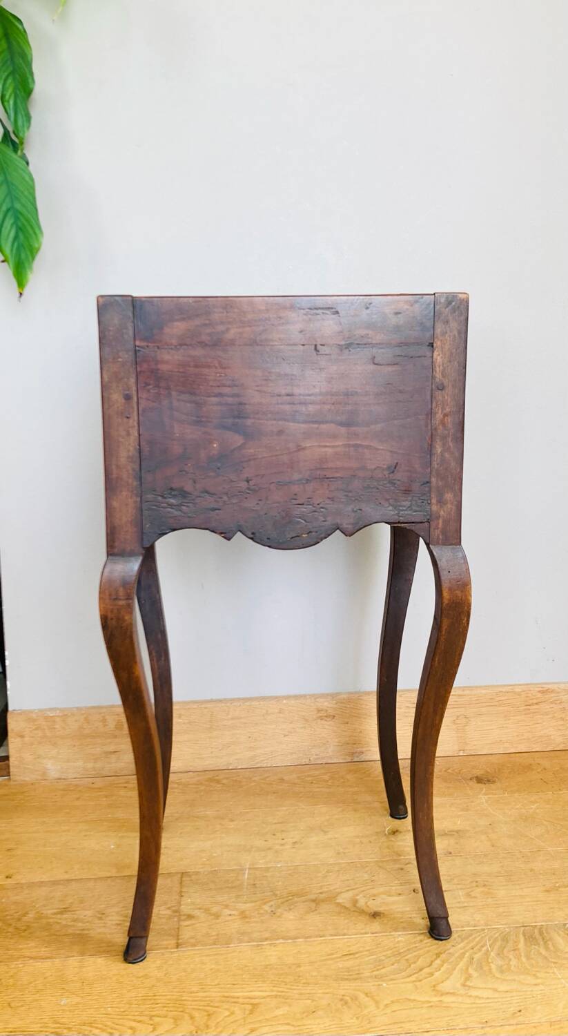 Louis XV bedside table or snack table, 18th century, quadrilobed side openings