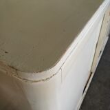 Buffet sliding doors