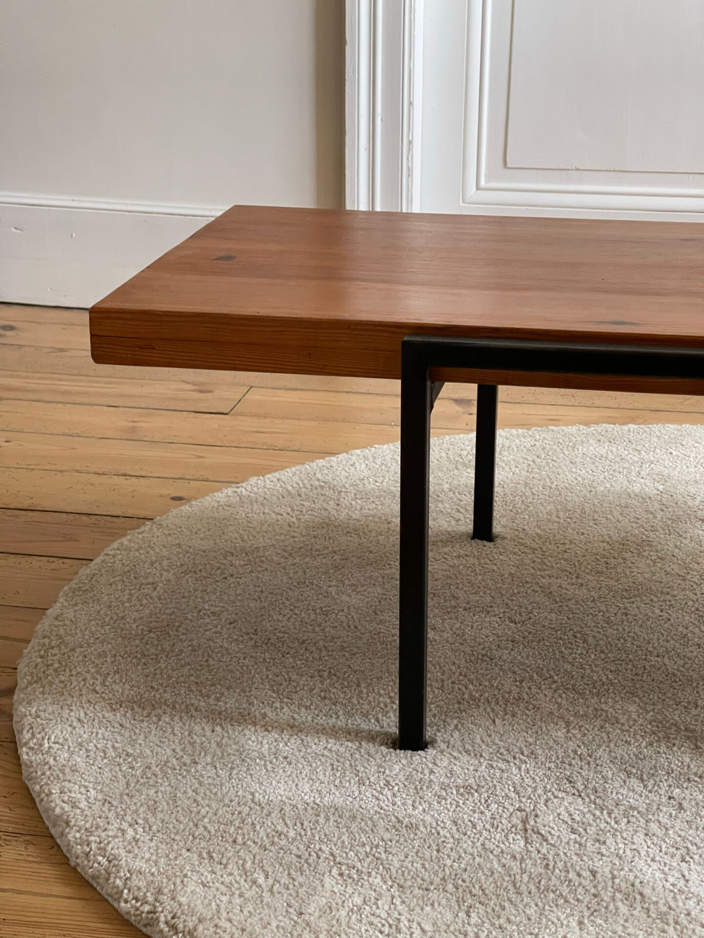Table basse pin et métal vintage