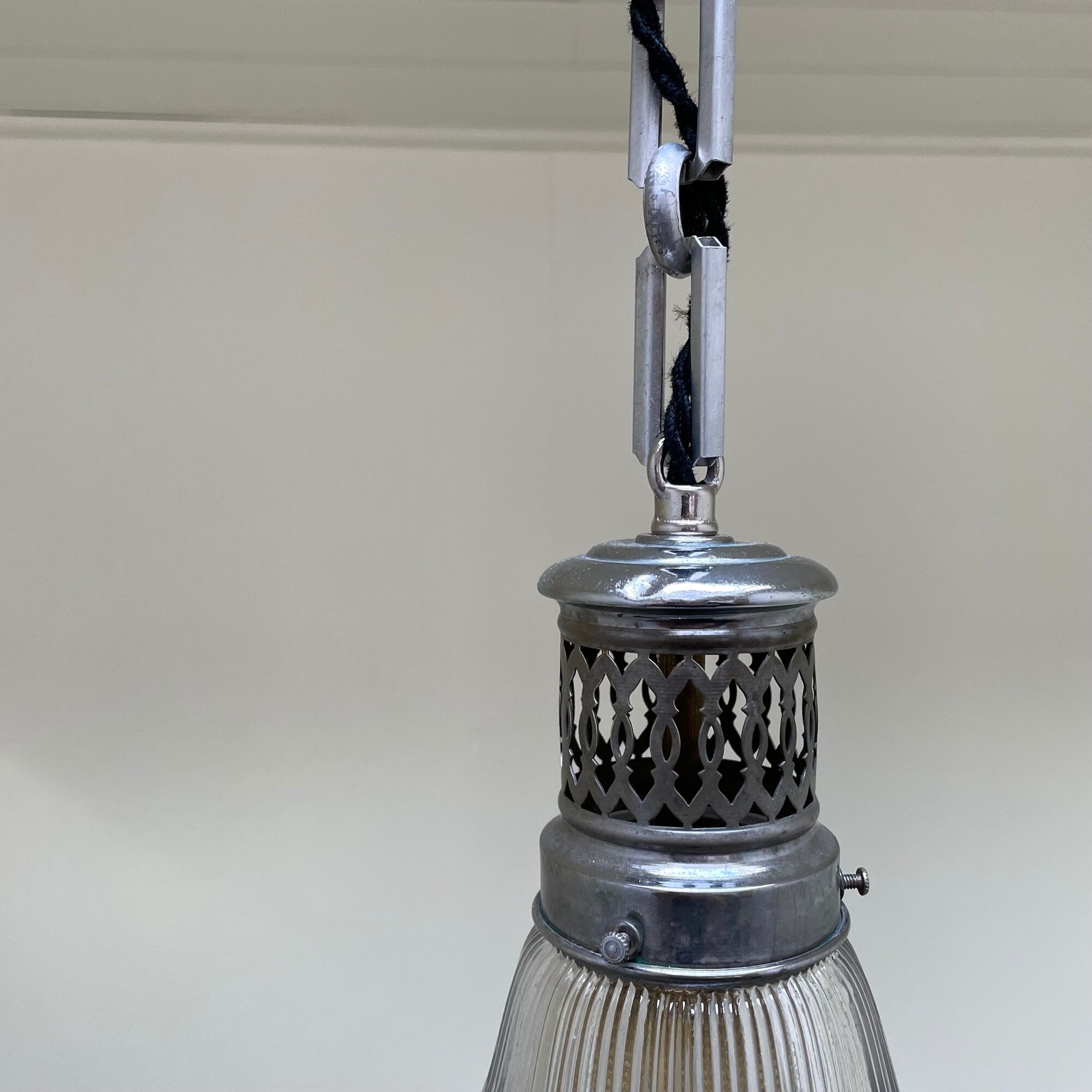 Holophane star suspension