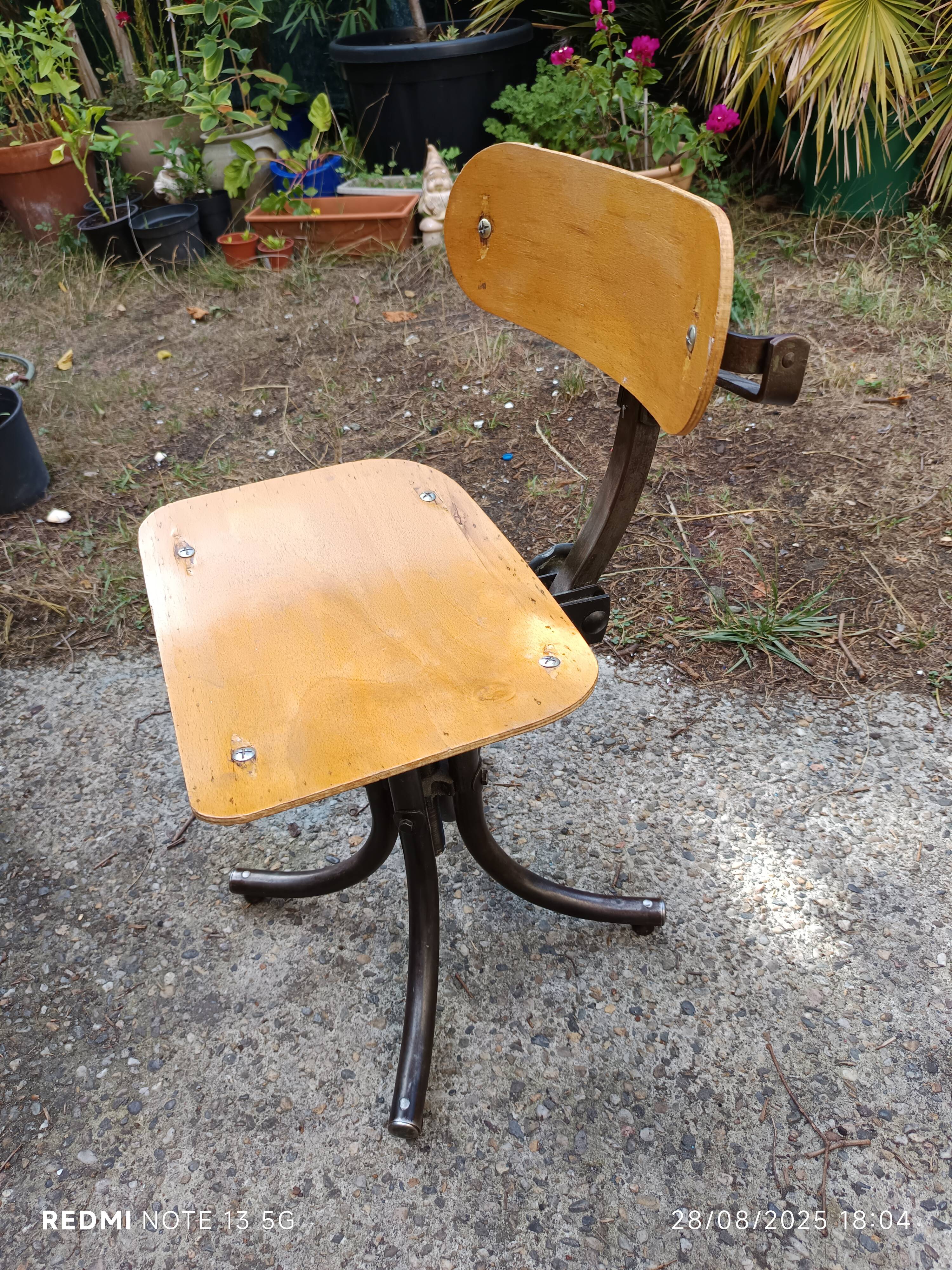 Workshop chair by the Biénaise brand, 1948