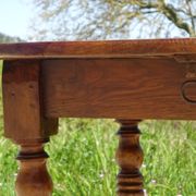 Ancienne table console en noyer, pieds en cuillère de miel