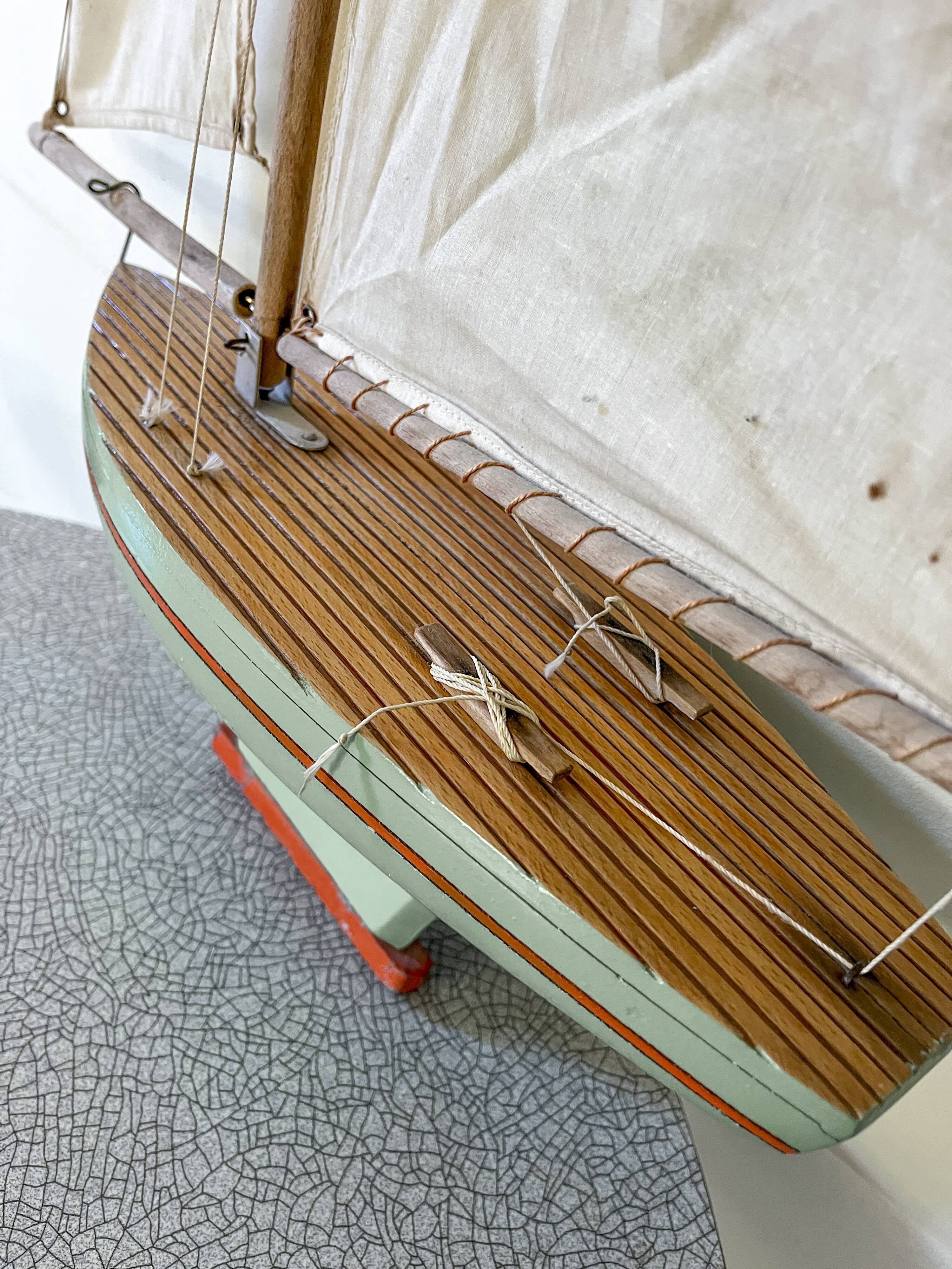 Tirot 401 wooden basin sailboat, old toy