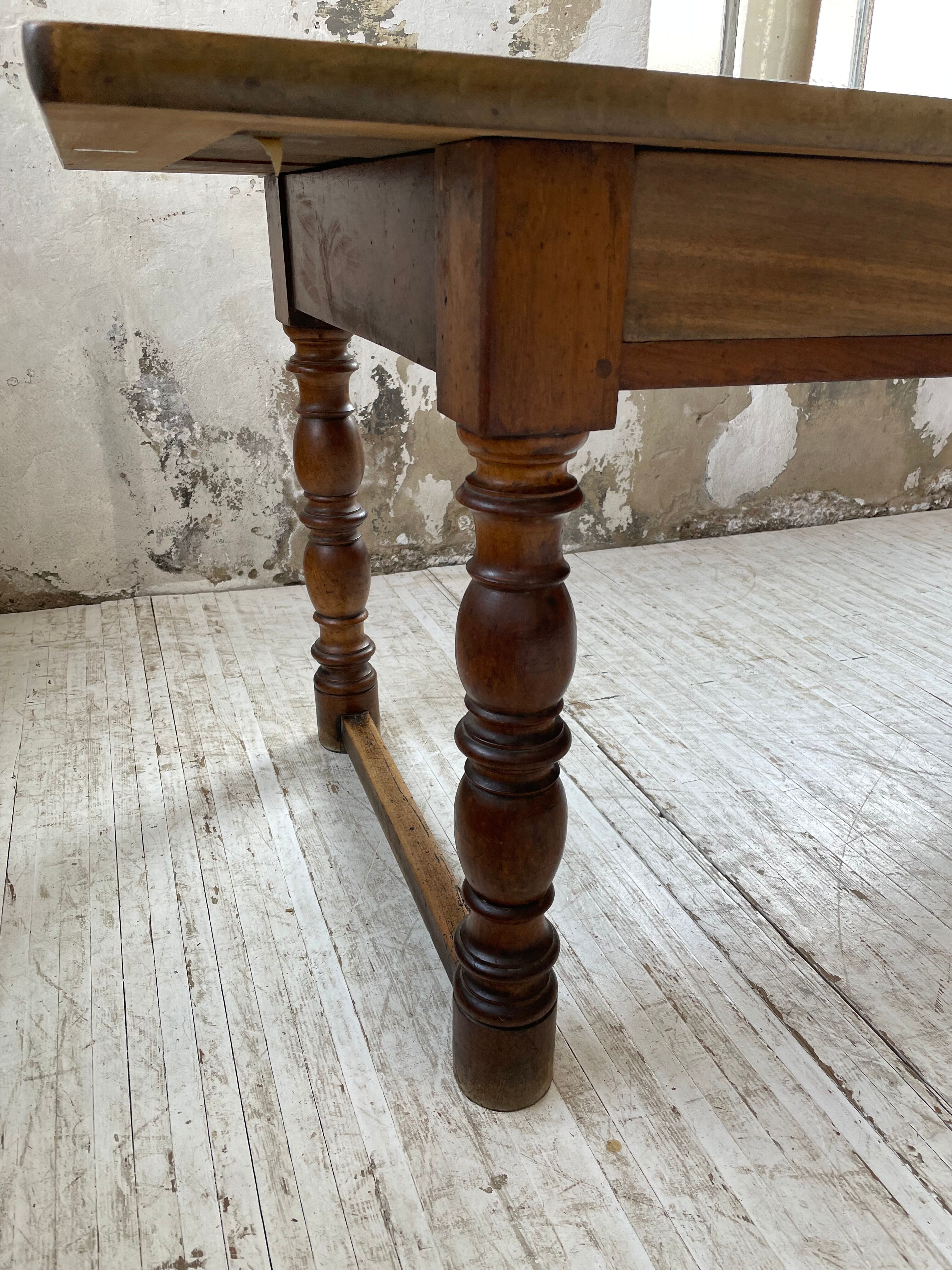 Table of draper firm walnut 260cm