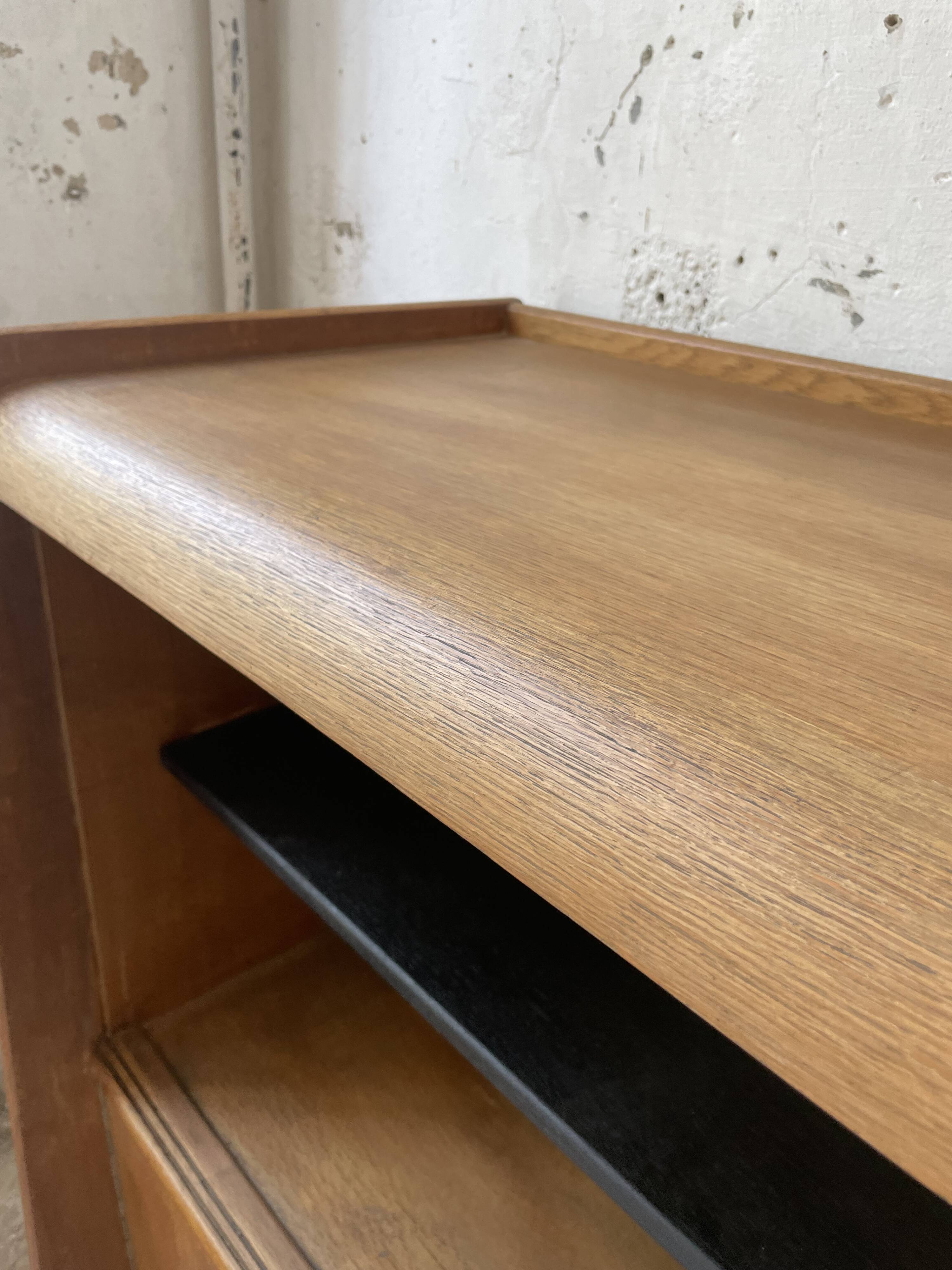 Meuble de rangement secrétaire chêne années 60