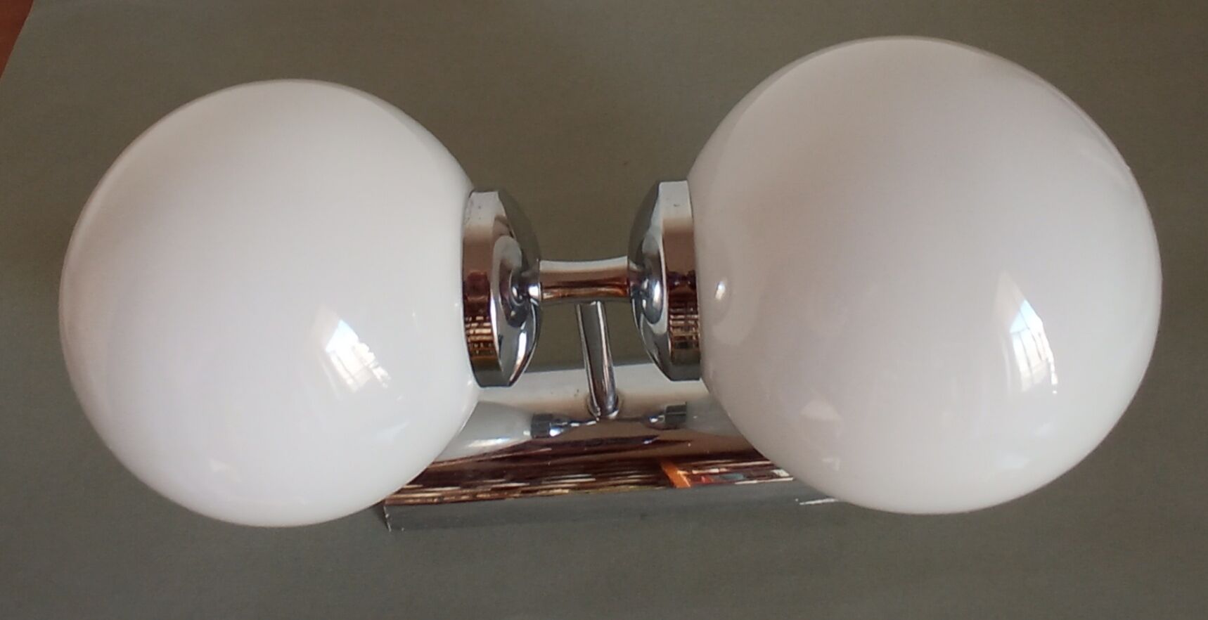 Vintage metal wall lamp