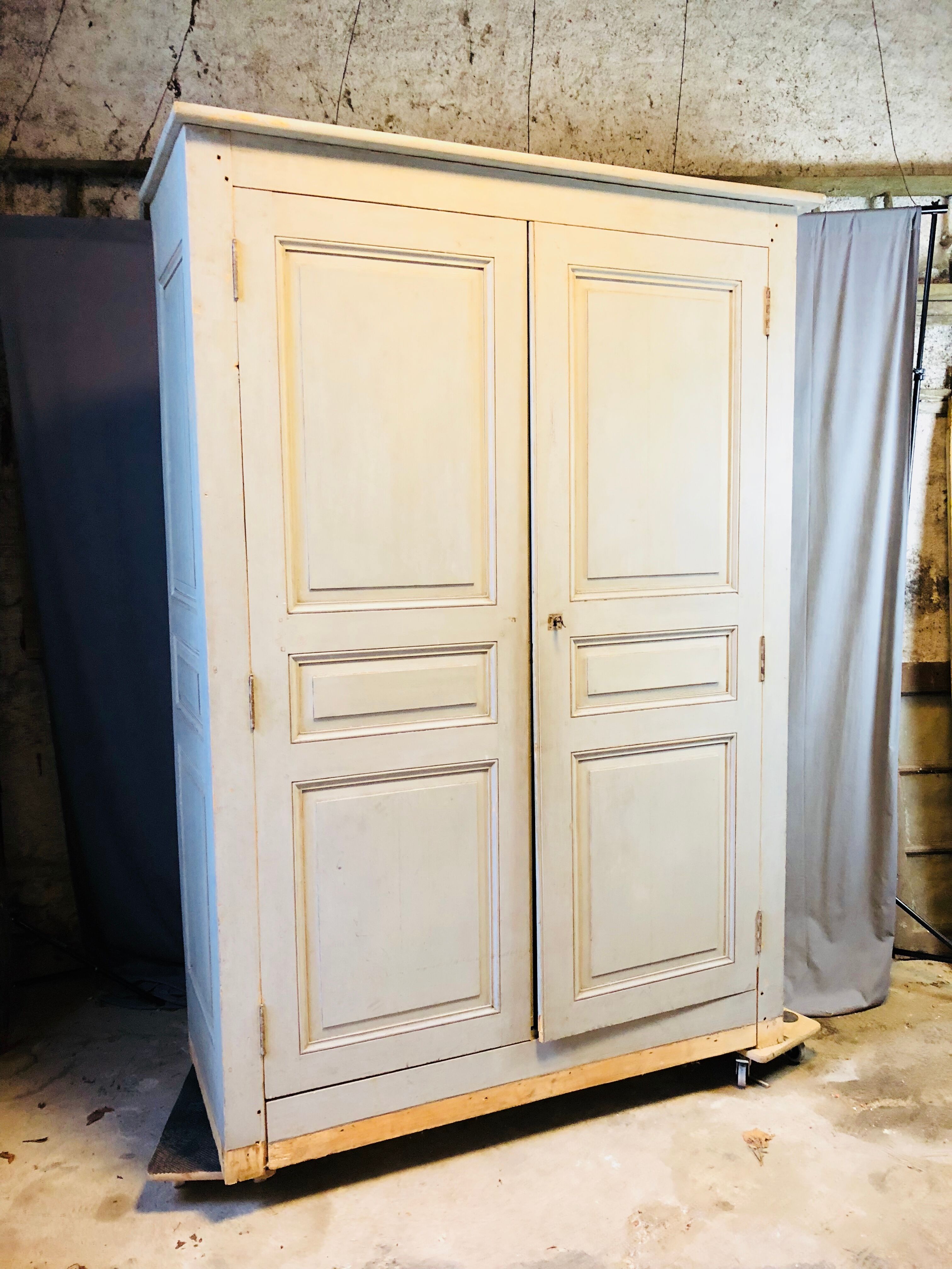 Pantorned cupboard